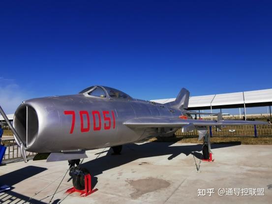 歼-6无人机“老兵新生”，低成本饱和攻击重塑战场规则 - 知乎