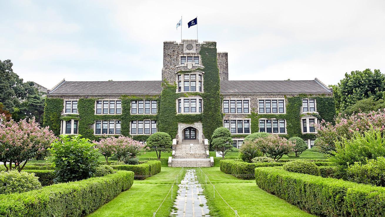 但开设这一专业的学校并不多,也不难理解,就像在国内,名牌大学只开设