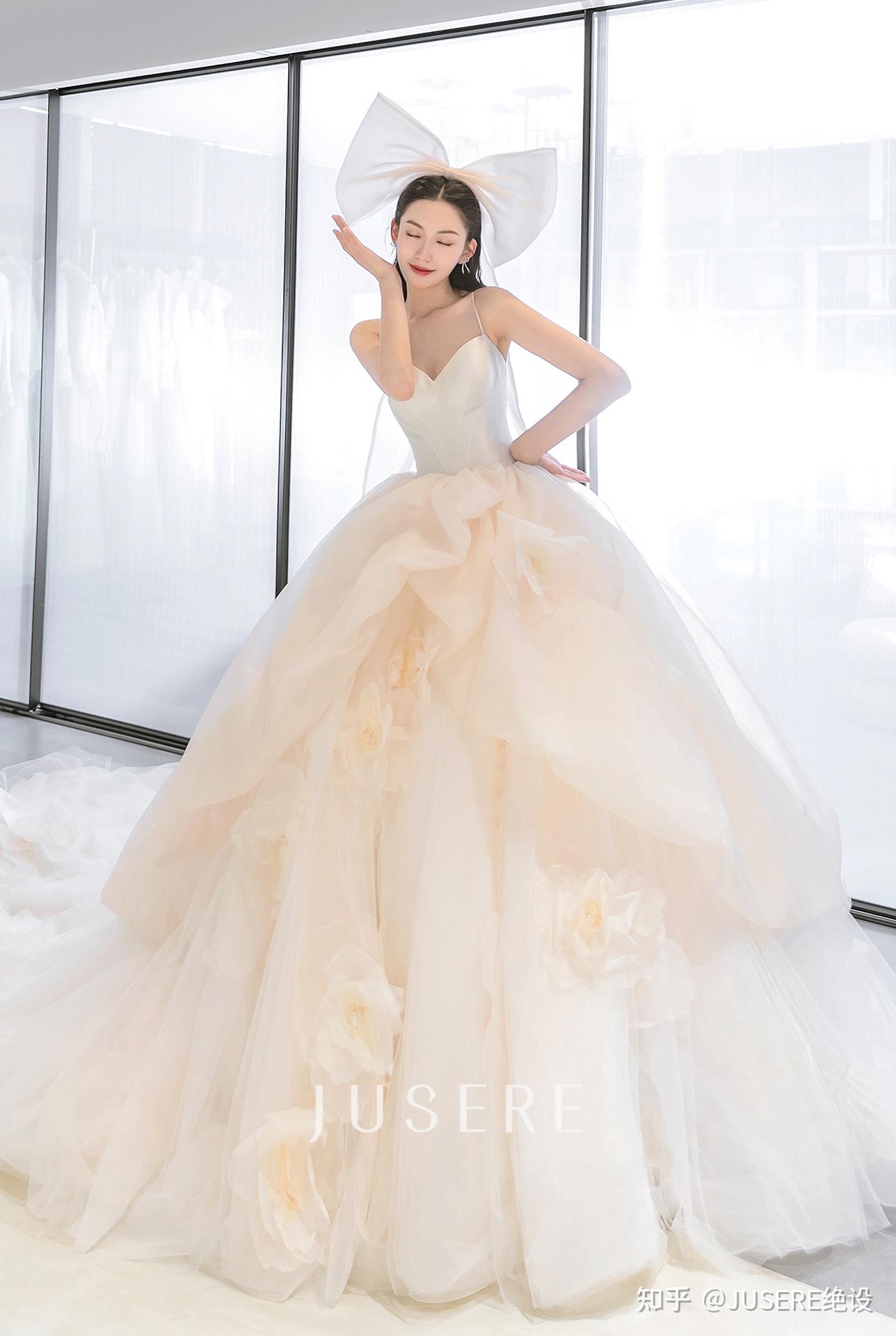 甜美公主出逃天生自带少女感的绝美婚纱