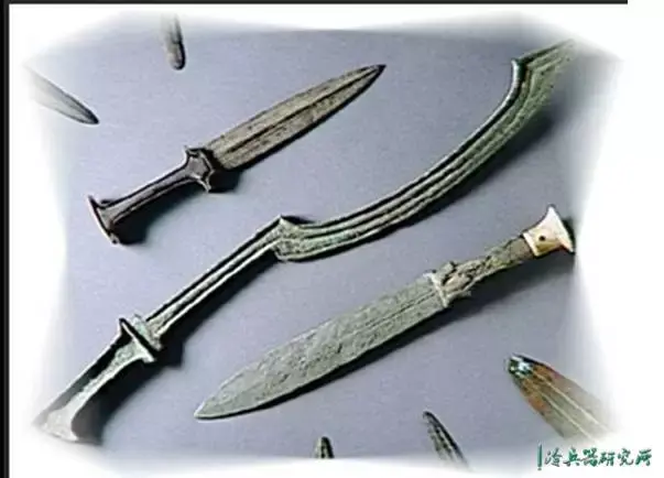 赫梯人是西亚地区乃至全球最早发明冶铁术和使用铁器的民族