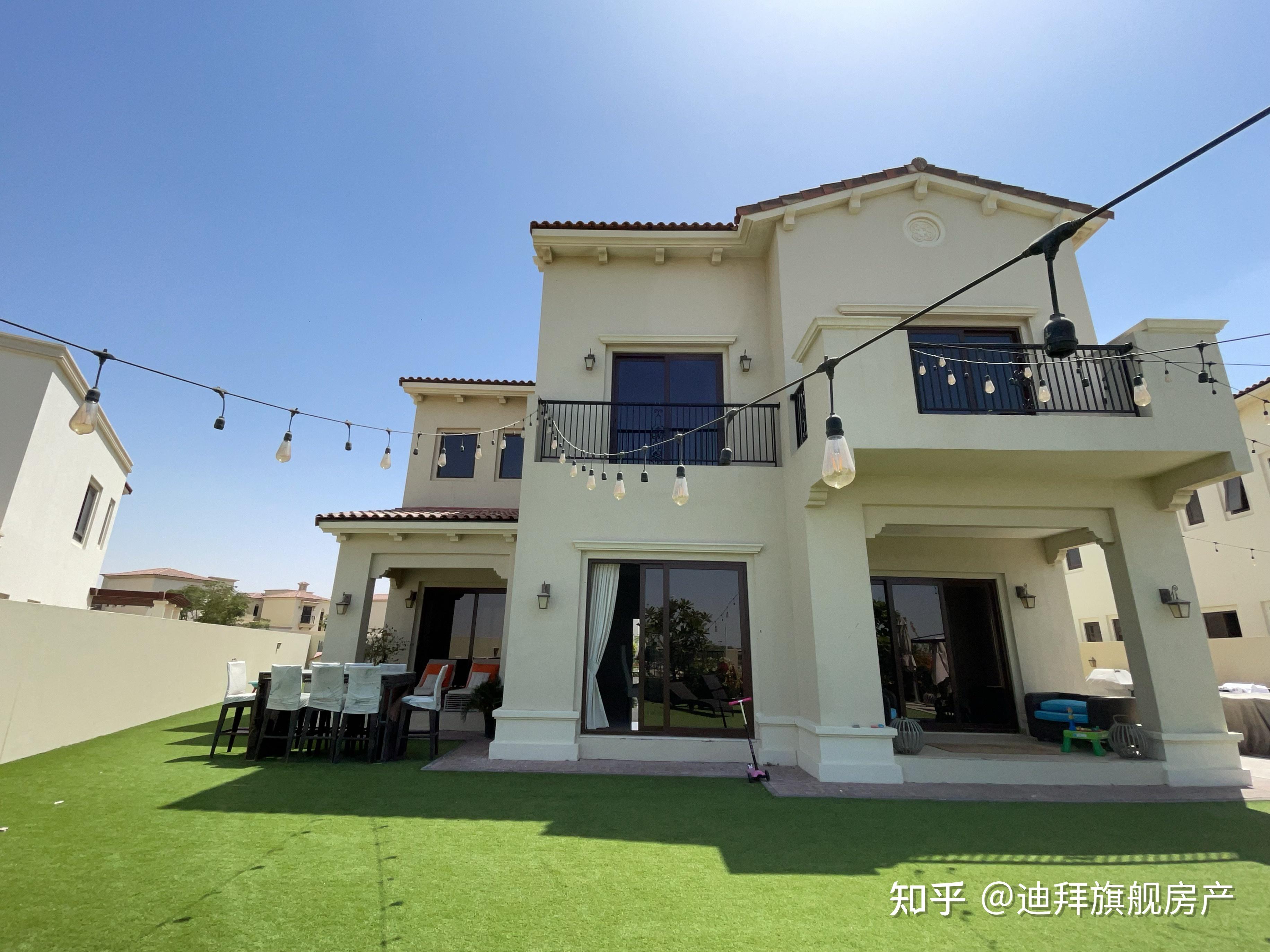 aseel,俯瞰高尔夫球场的西班牙别墅