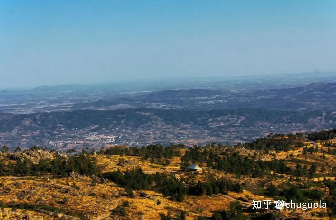 身處其中頗有種悠然見南山的感覺這裡的自然風景非常淳樸,園內散落著