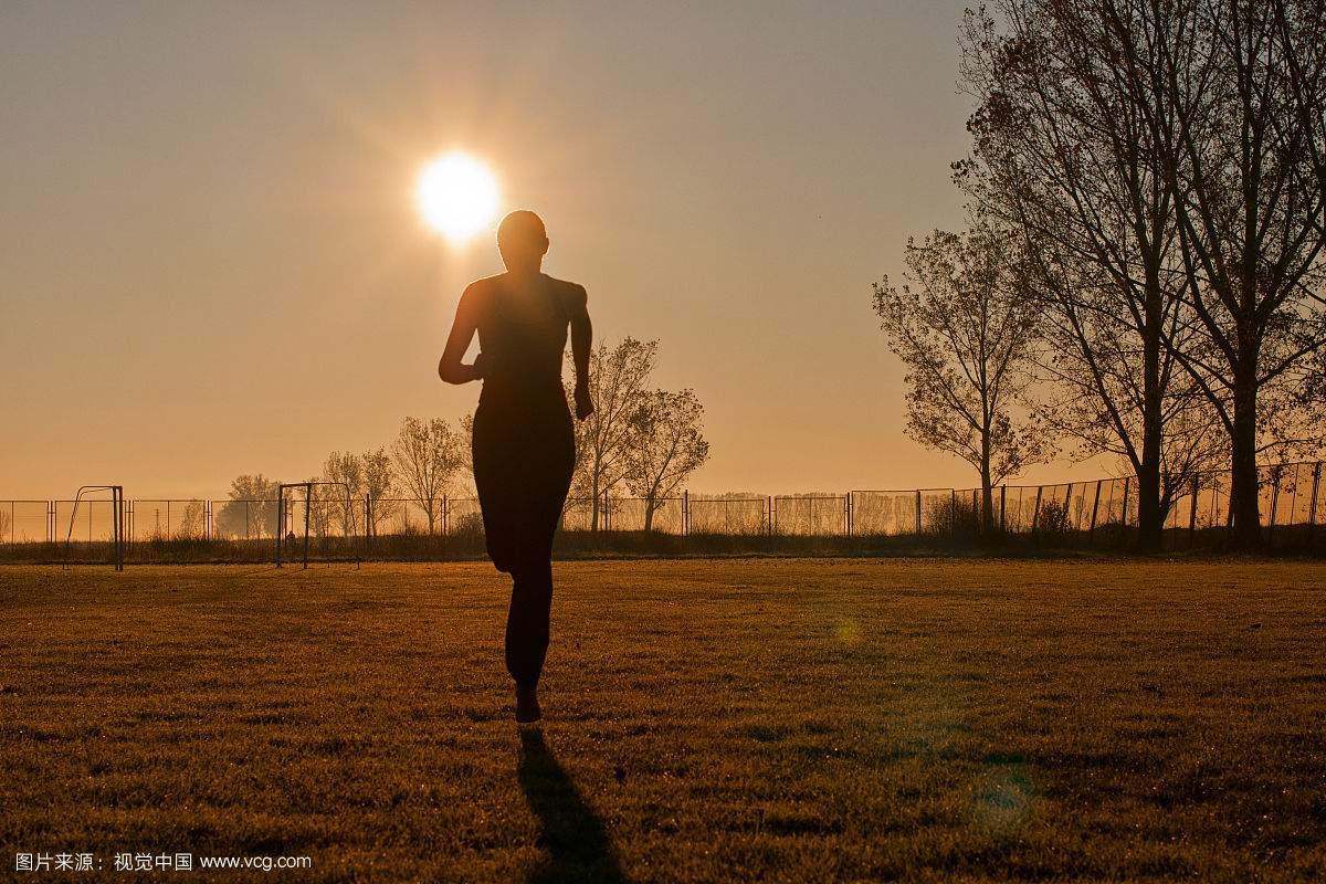 早上跑步好吗?会不会影响一天的工作?