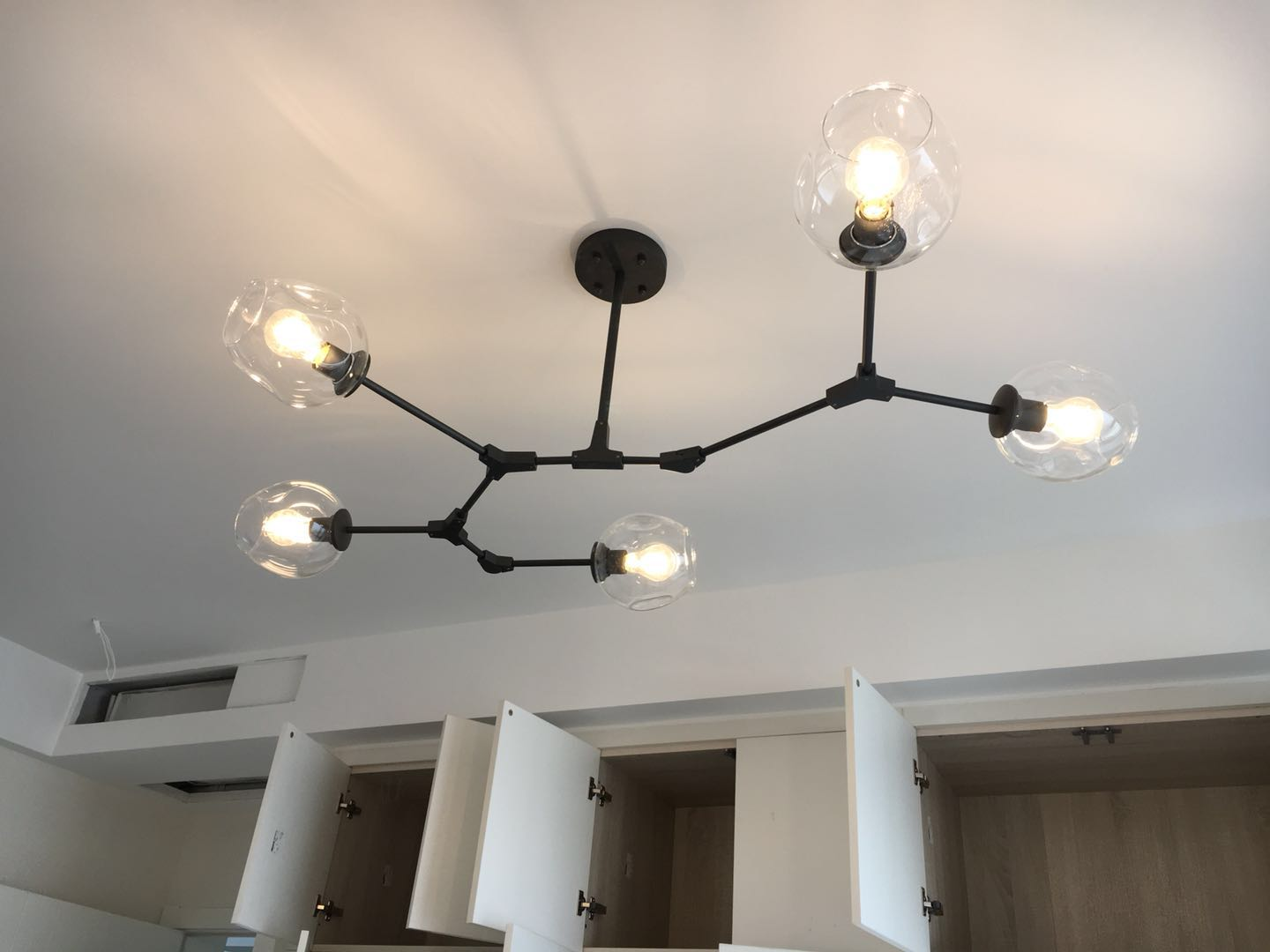 如何选择家装灯具 v2-449a648daac1341f6d1aa49f64ebe8c3_r.jpg