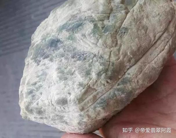 伟德国际翡翠原石的场口