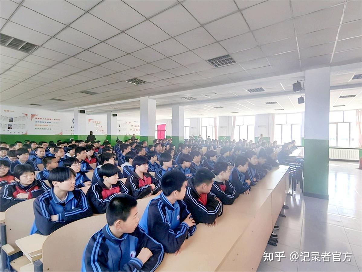 围场朝阳湾中学开展反邪教及预防未成年人犯罪法治进校园专题活动