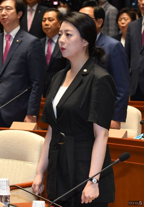 韩国政治文化国会议员的成长之路