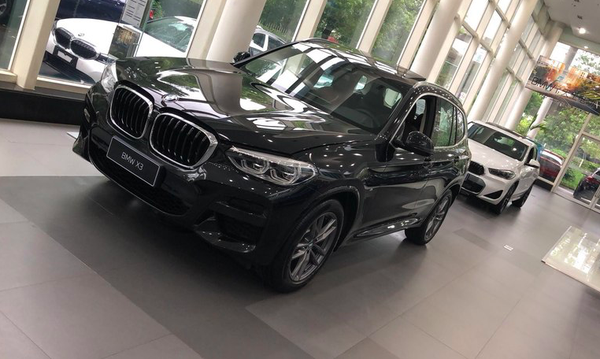 进店实拍2021款宝马x3!黑色车身气场足,售38.98万元起