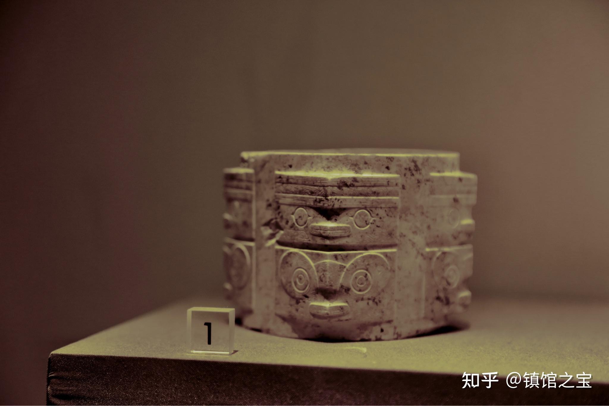 南京博物院镇院之宝人面兽面组合纹玉琮