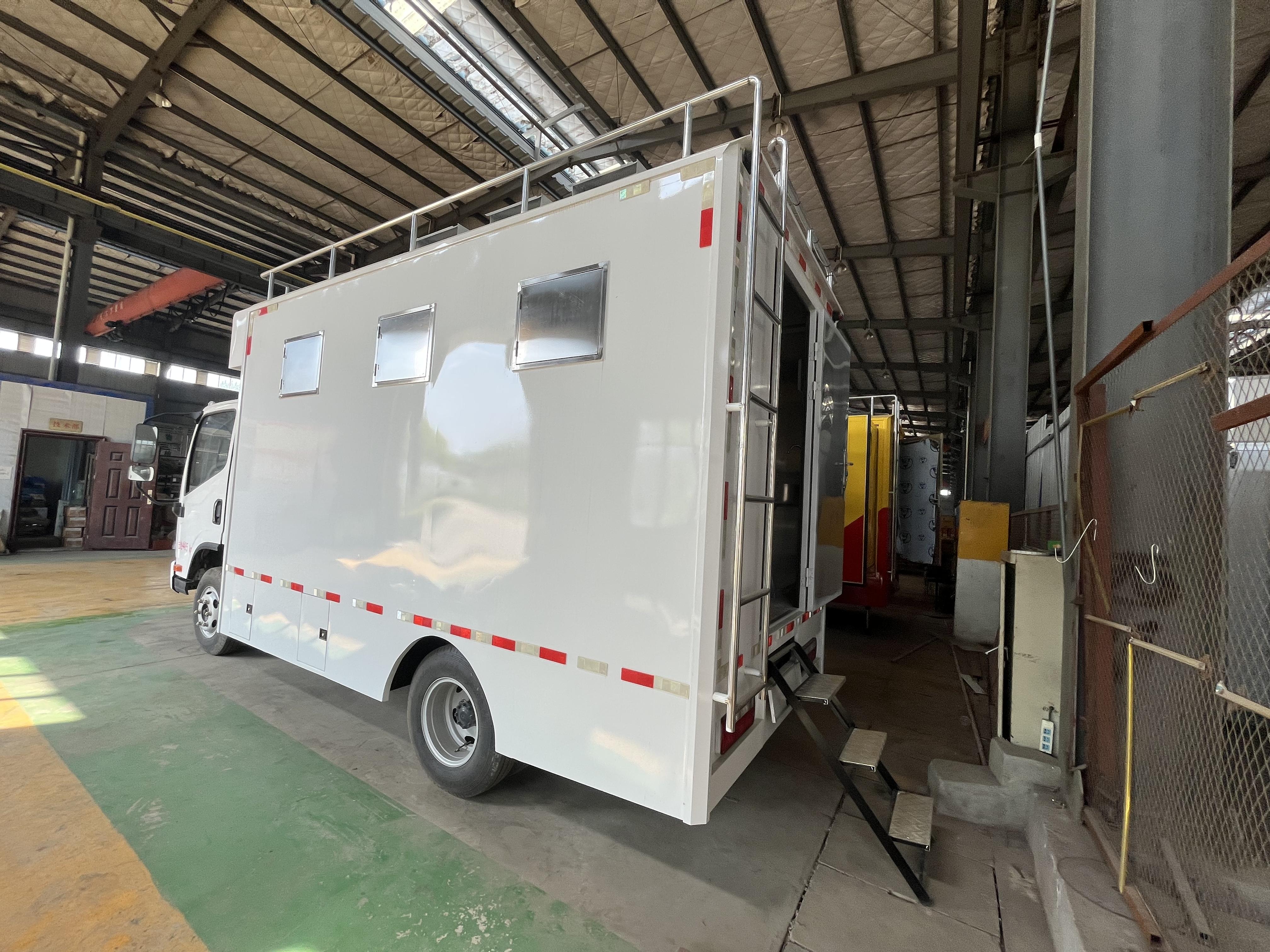 爆款厨房车移动厨房车大型移动厨房车车载移动厨房