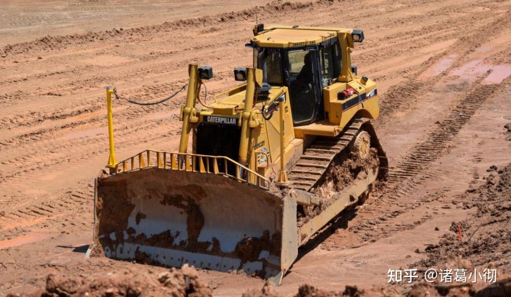 龙门吊都是小意思,中国造最大马力推土机,老外羡慕还能智能遥控