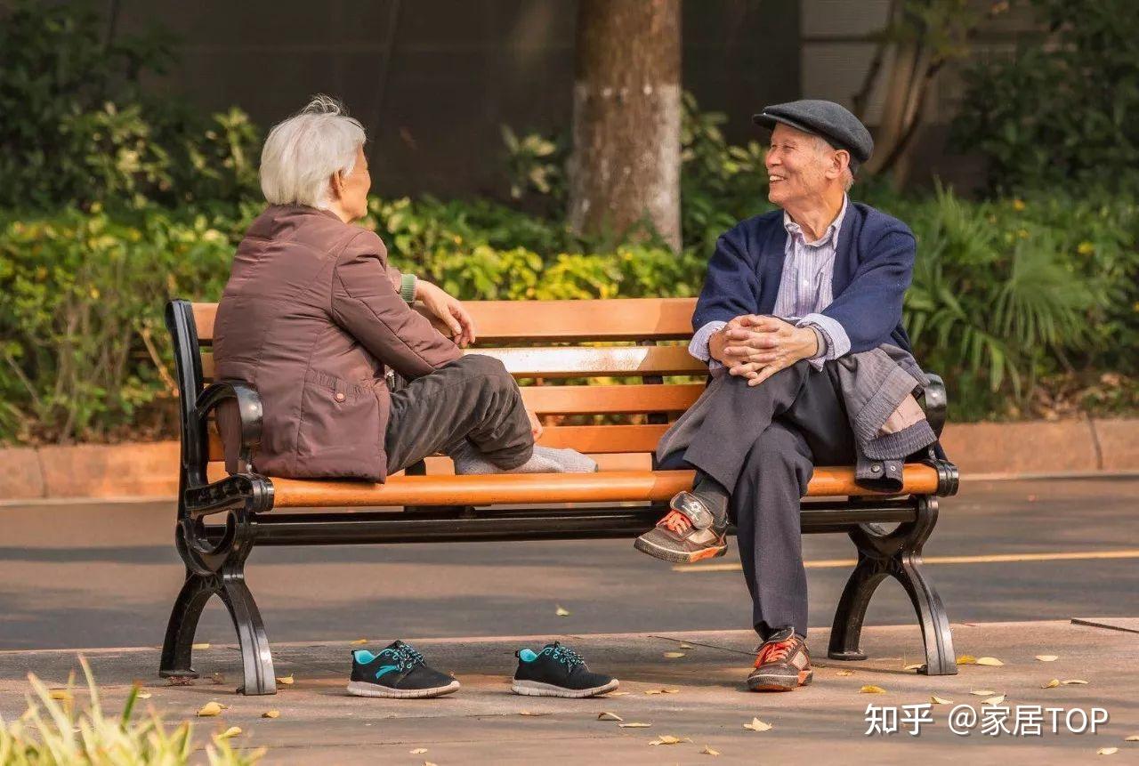 有一些老年人退休金甚至比年轻人的工资还要高,可以说退休时候的生活