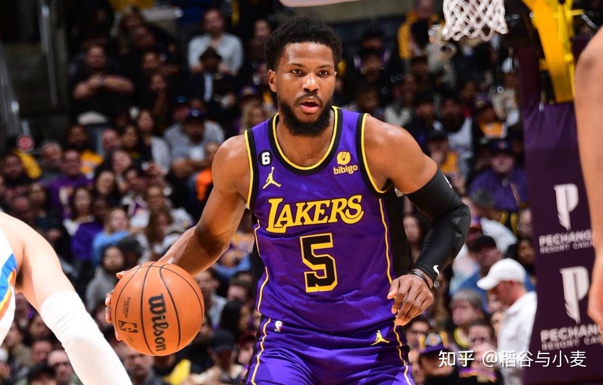 本场比赛中,湖人的替补后场球员马利克-比斯利(malik beasley)也没有