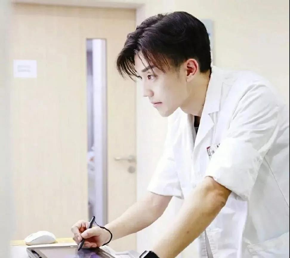 向医生说骚话是对他们的侮辱