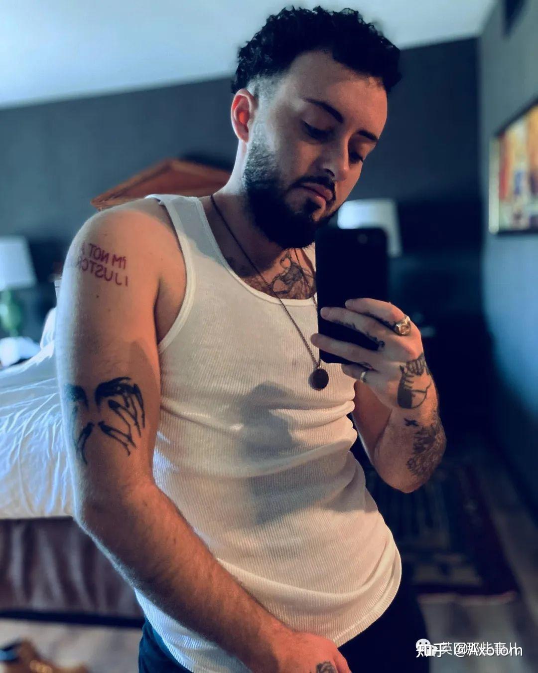 20岁她从女人变性成男切了胸部使用睾丸素7年后他决定变回女人