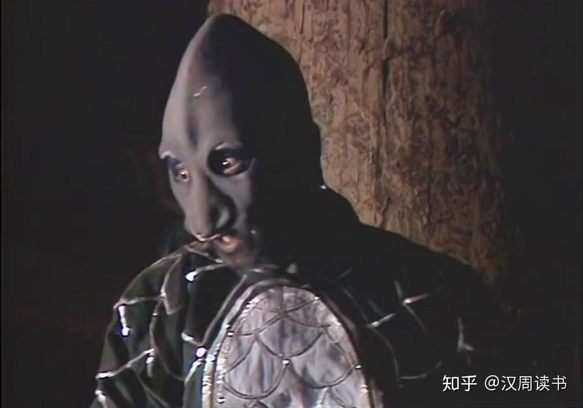 奔波儿灞谁知道这一扫还真逮住俩小贼:奔波儿灞和霸波尔奔.