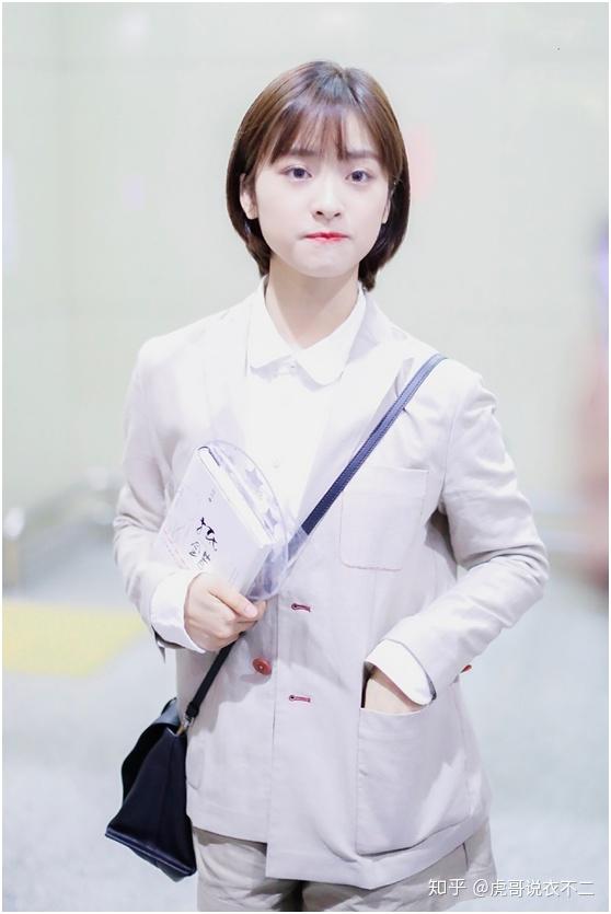 沈月白衬衣加西服,160的小个子身高,尽显可爱粉嫩的青春气息 - 知乎