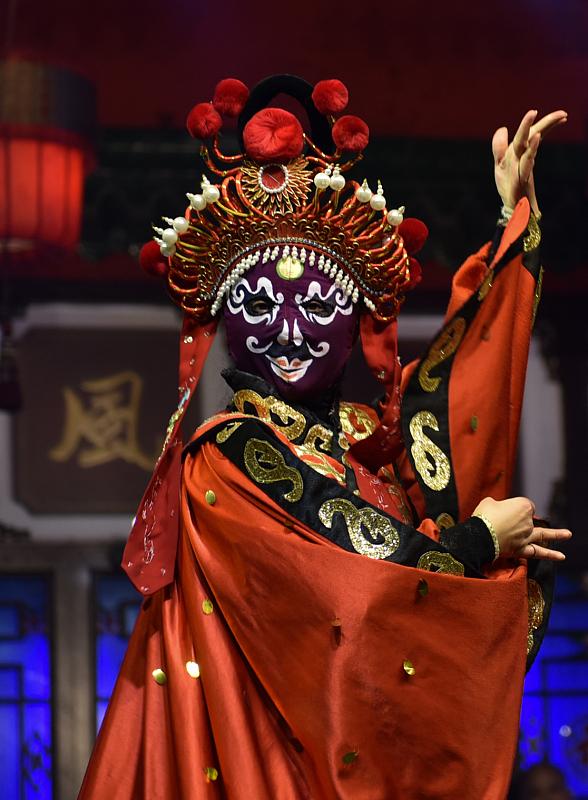 谁说成都的招牌是大熊猫我说是川剧变脸就在蜀风雅韵