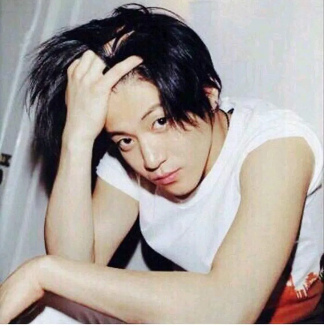 日本演艺界行走的荷尔蒙不仅是帅人品好演技还能打这是什么宝藏男子