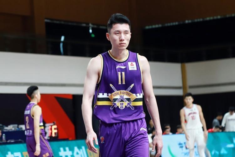 江南的城:侯逸凡接近加盟上海久事三人篮球俱乐部 - 知乎