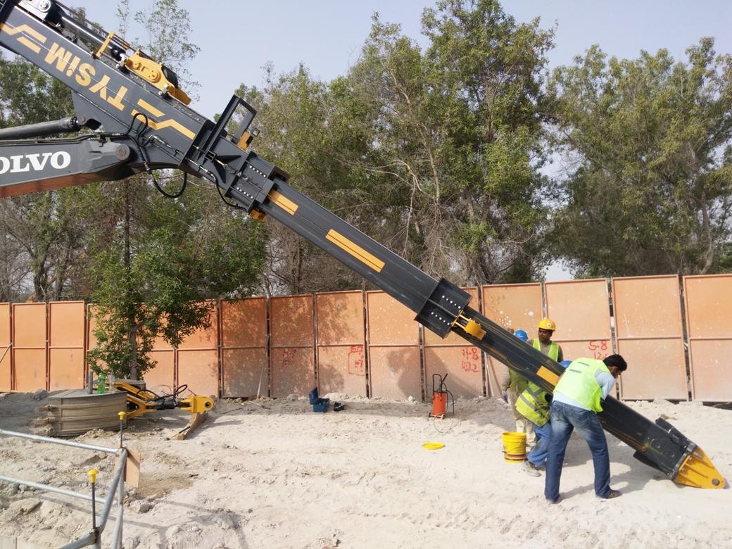 km150伸缩臂抓斗阿布扎比