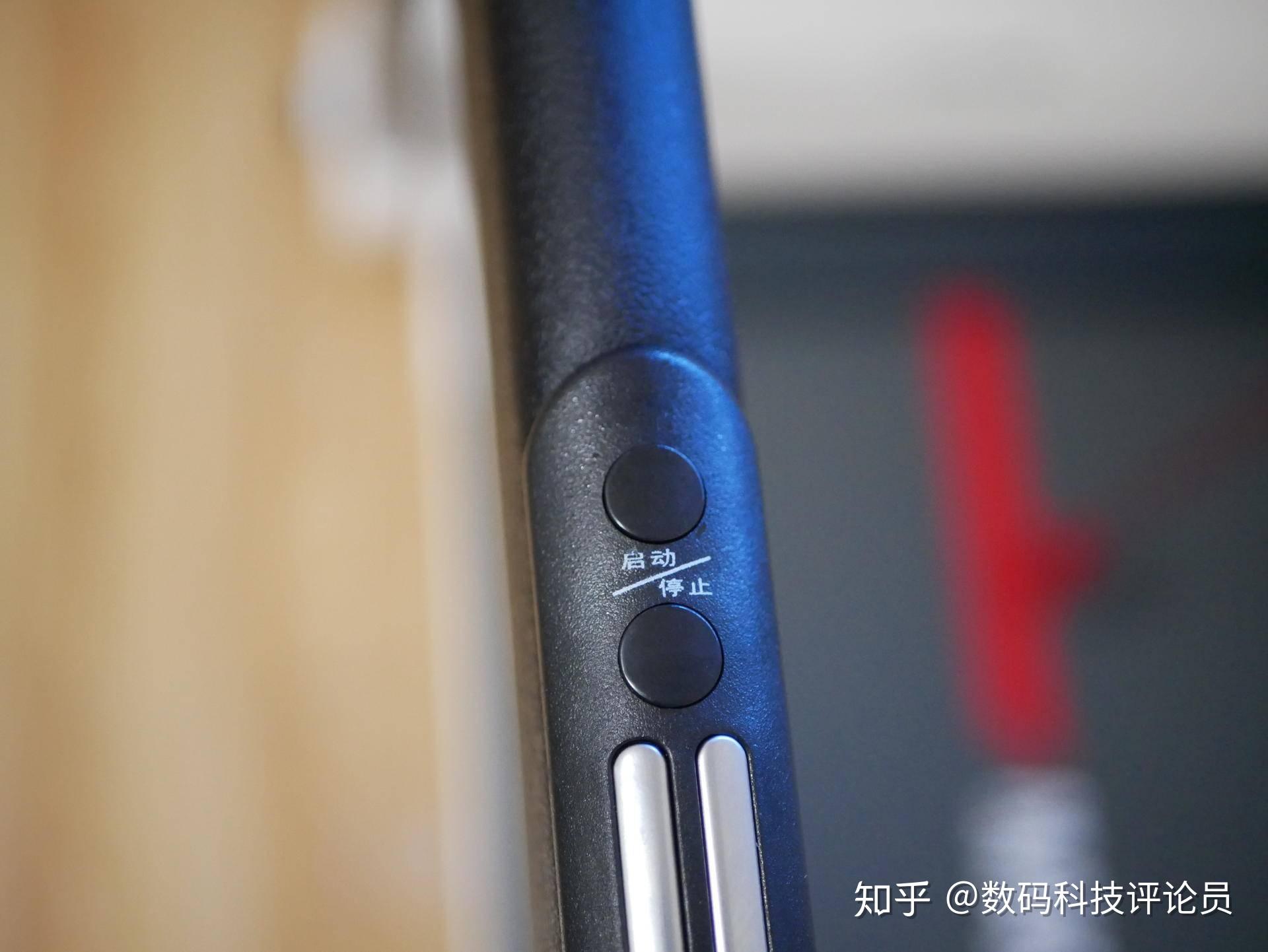 外观方面,佑美u3h跑步机均采用abs环保材质,美观大气,底部是开关,开关