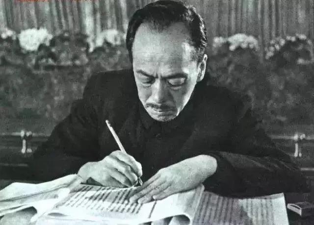75年康生临终前,坐救护车求见周总理,揭发江青:她历史上有问题 - 知乎