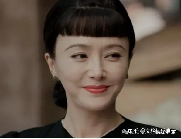 33岁的李沁演女儿，比剧中48岁“母亲”一同框，画面就尴尬了 - 知乎