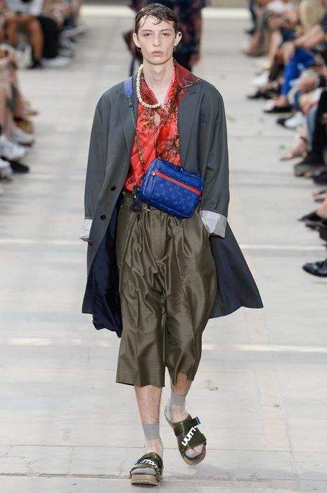 为什么很多人穿着袜子穿凉鞋?