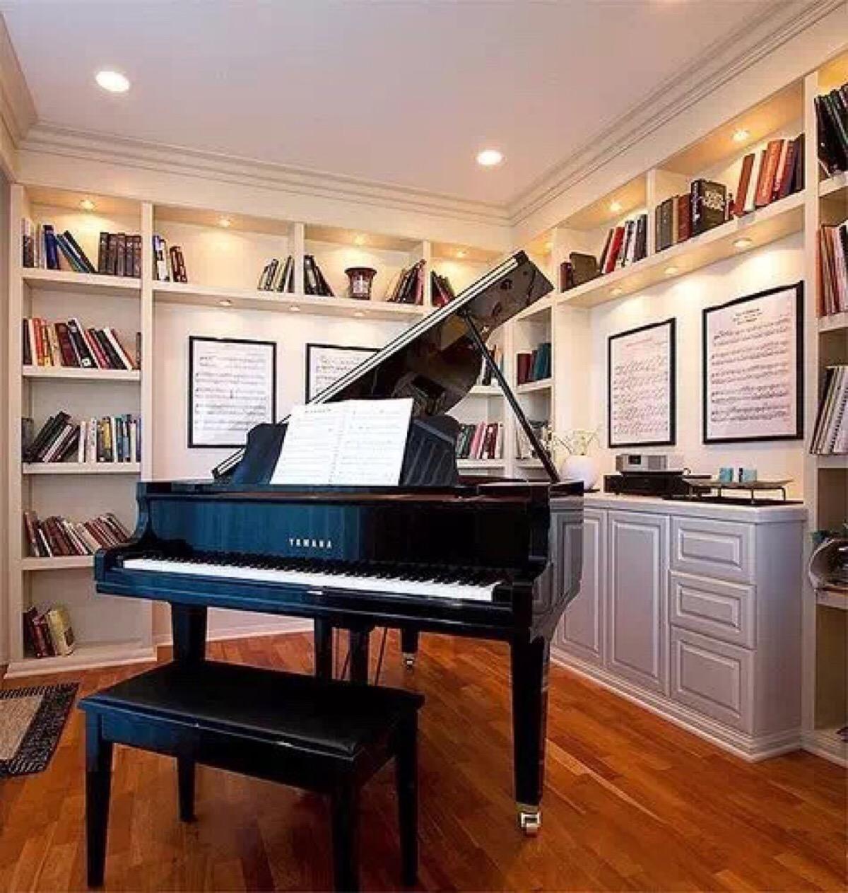 客厅放钢琴装修效果图,钢琴隔断客厅效果图,客厅放钢琴怎么布置_大山谷图库
