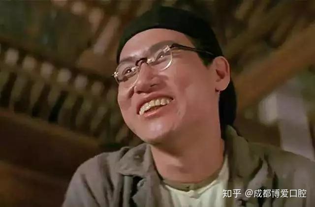 一口龅牙有什么不好嘛哼