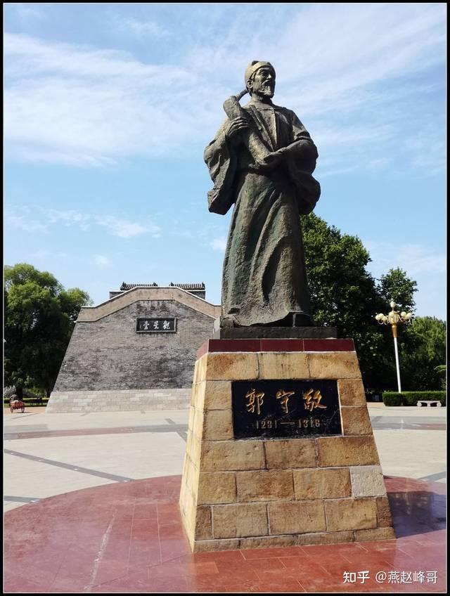 美术学院雕塑系教授,全国城市雕塑艺术委员会委员,秘书长傅天仇设计