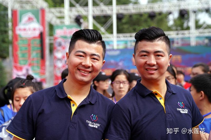 豫西大峡谷全国双胞胎漂流节 百对双胞胎游客眼花缭乱分不清