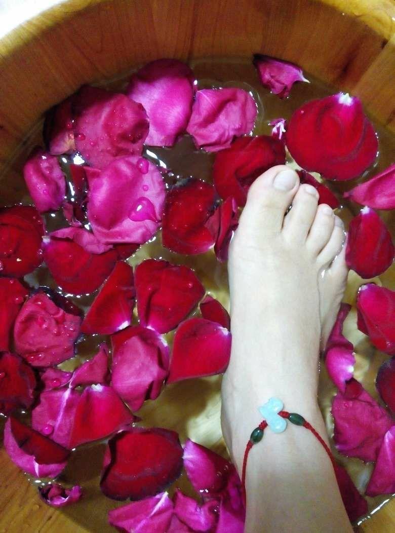 虽说泡脚的好处有很多但有些注意事项你知道吗