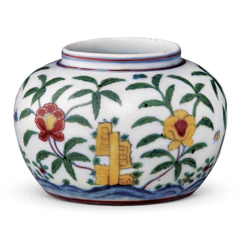 中国 大明成化年製 青花飛蝶文小壺 中国 大明成化