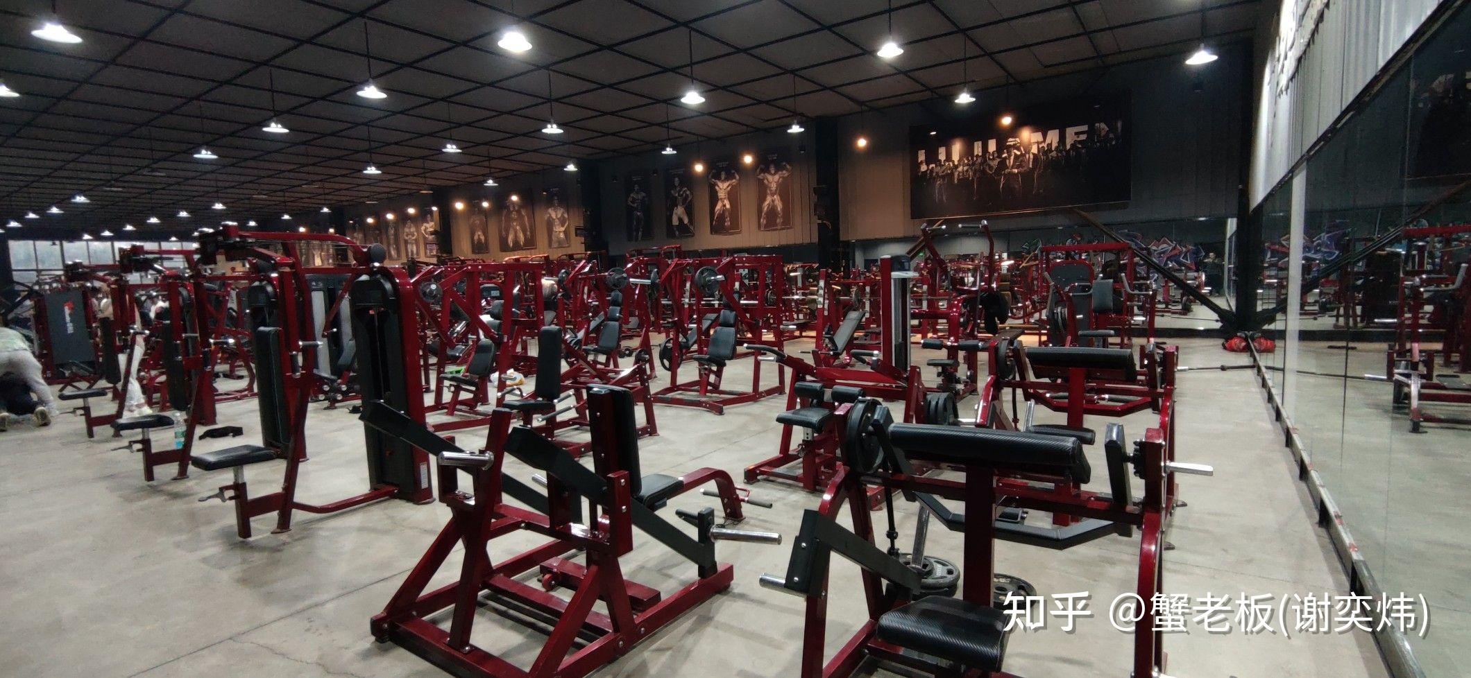 蟹老板的健身场馆探访记录07梦想健身学院鹿家门训练基地还是幻想肌肉