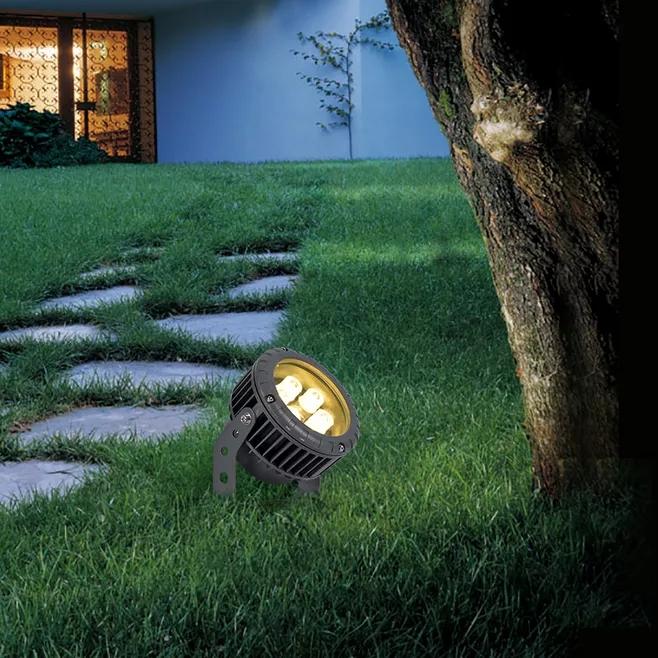 效果图制作中使用最多的是泛光灯,用标准泛光灯来照亮整个场景.