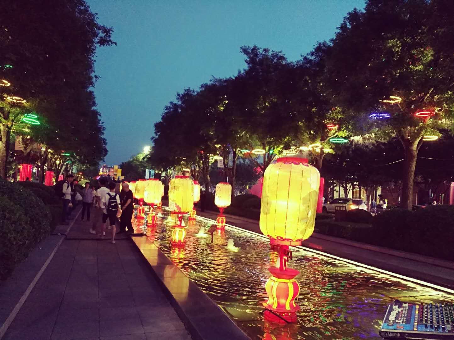 灯火阑珊处的西安唐人街大唐不夜城