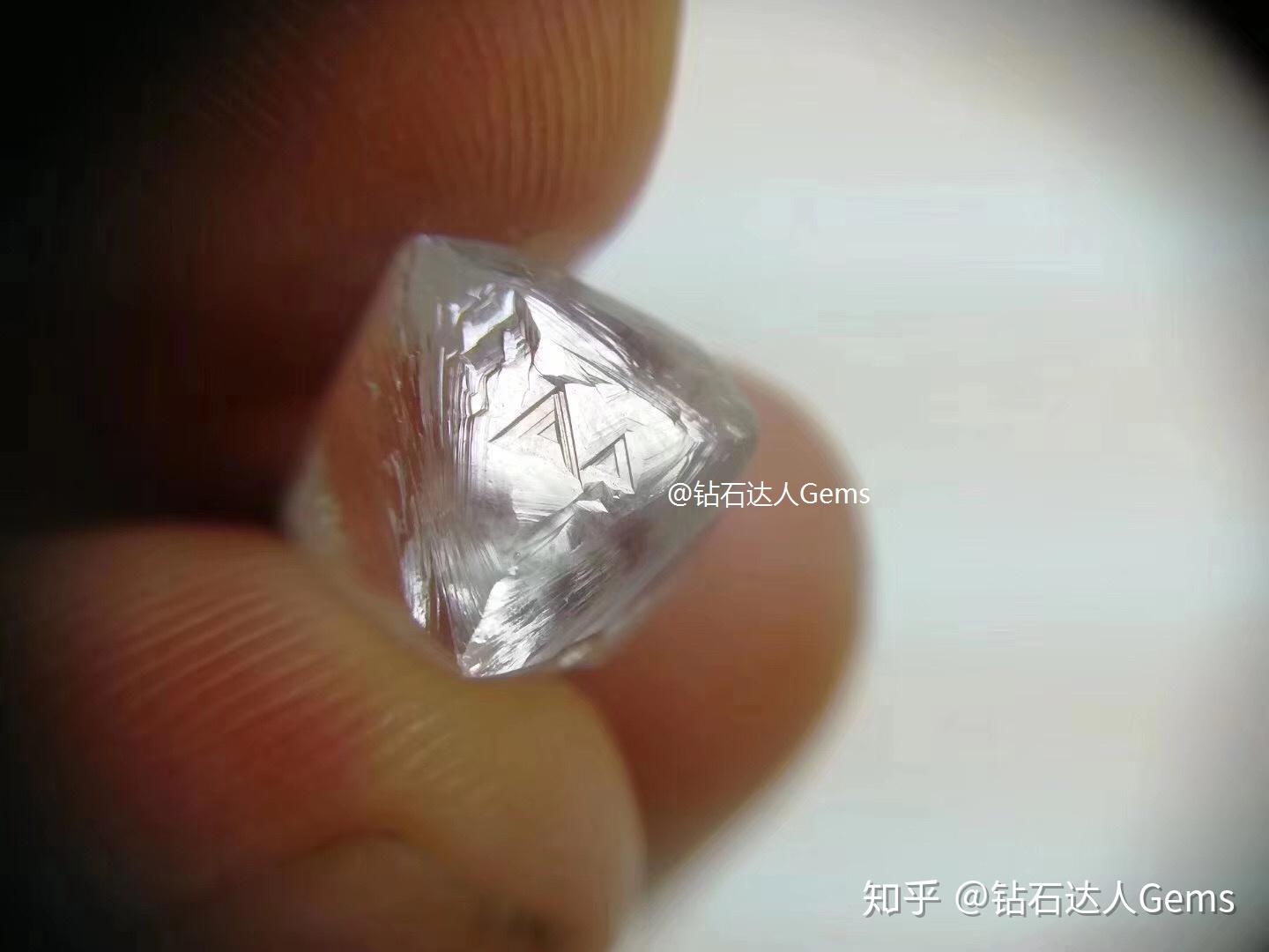 4克拉钻石直径多大？ 4克拉钻石尺寸大小 – 我爱钻石网官网