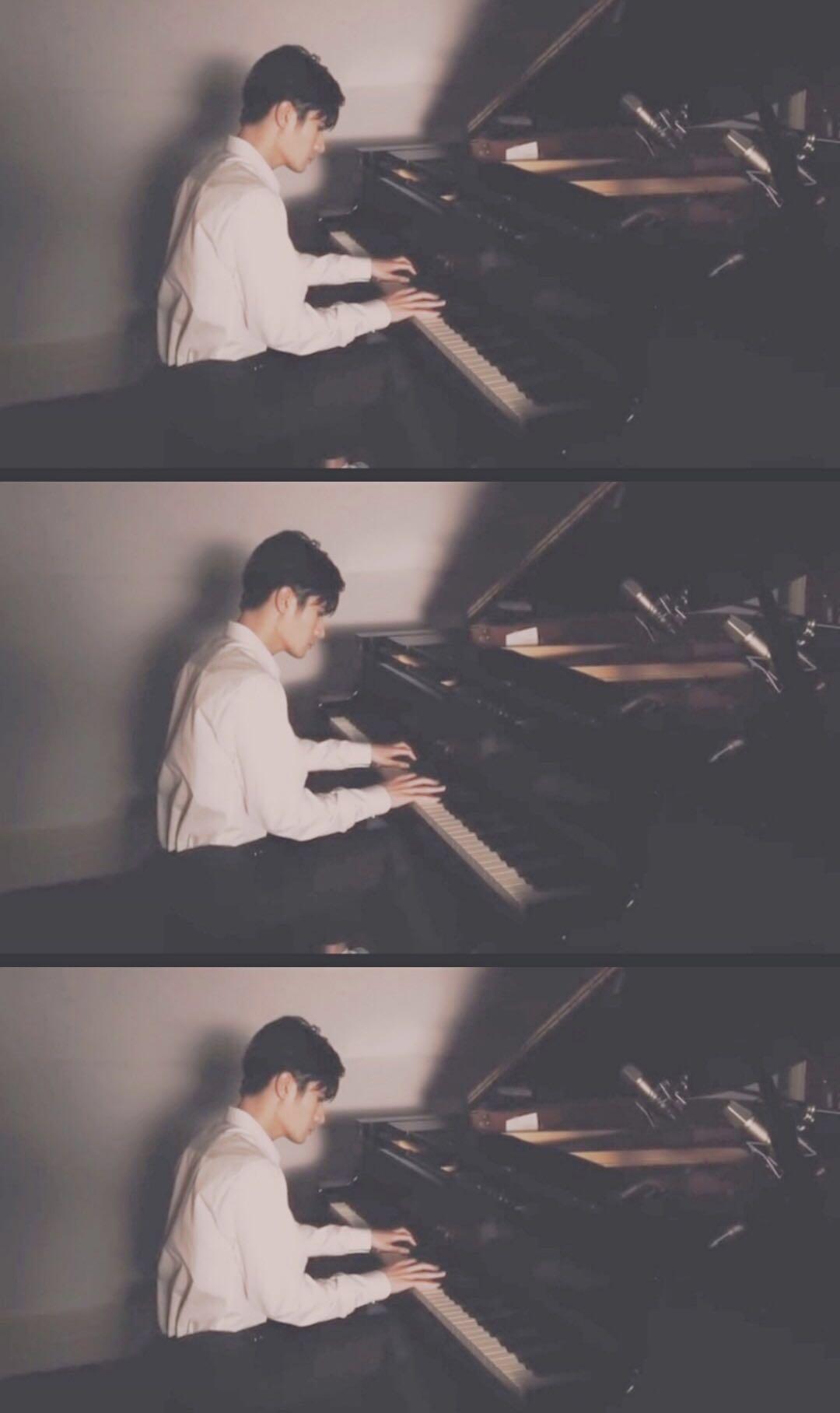 刘海宽,弹钢琴的兄长仍然那么迷人!