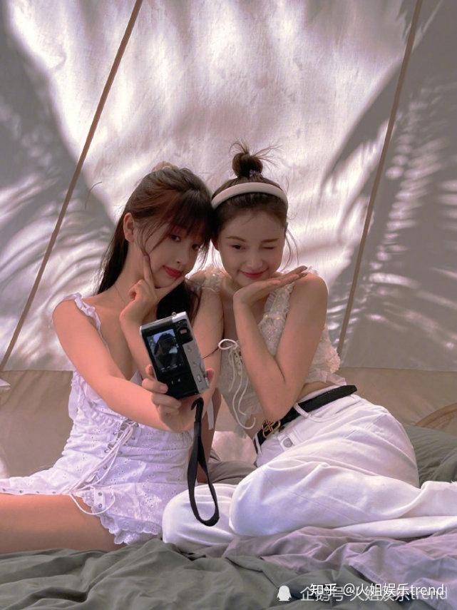 虞书欣和林小宅自拍镜头却只拍自己林小宅留言照片没有我