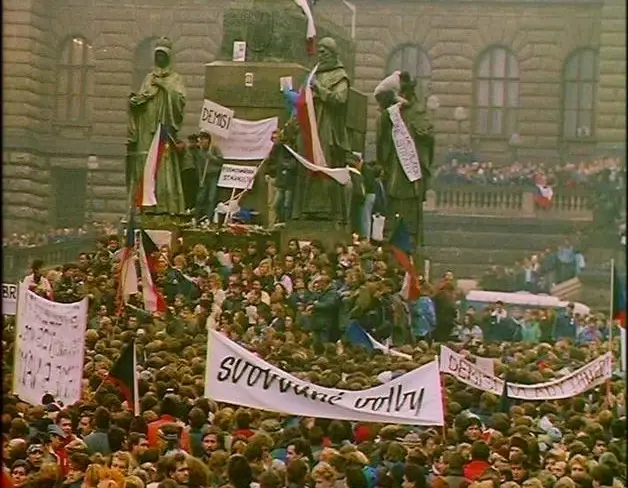 东欧剧变以群狼驱猛虎资本主义的颜色民主颠覆世界格局