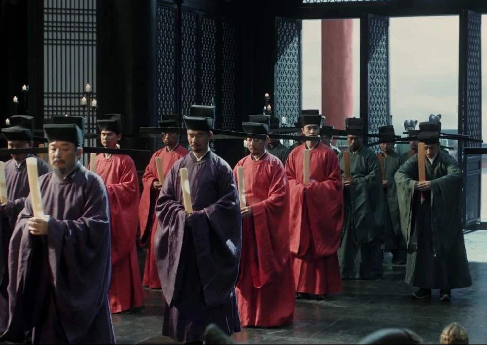 蔡京蔡卞兄弟互有表里互为援手曾布决定先易后难先