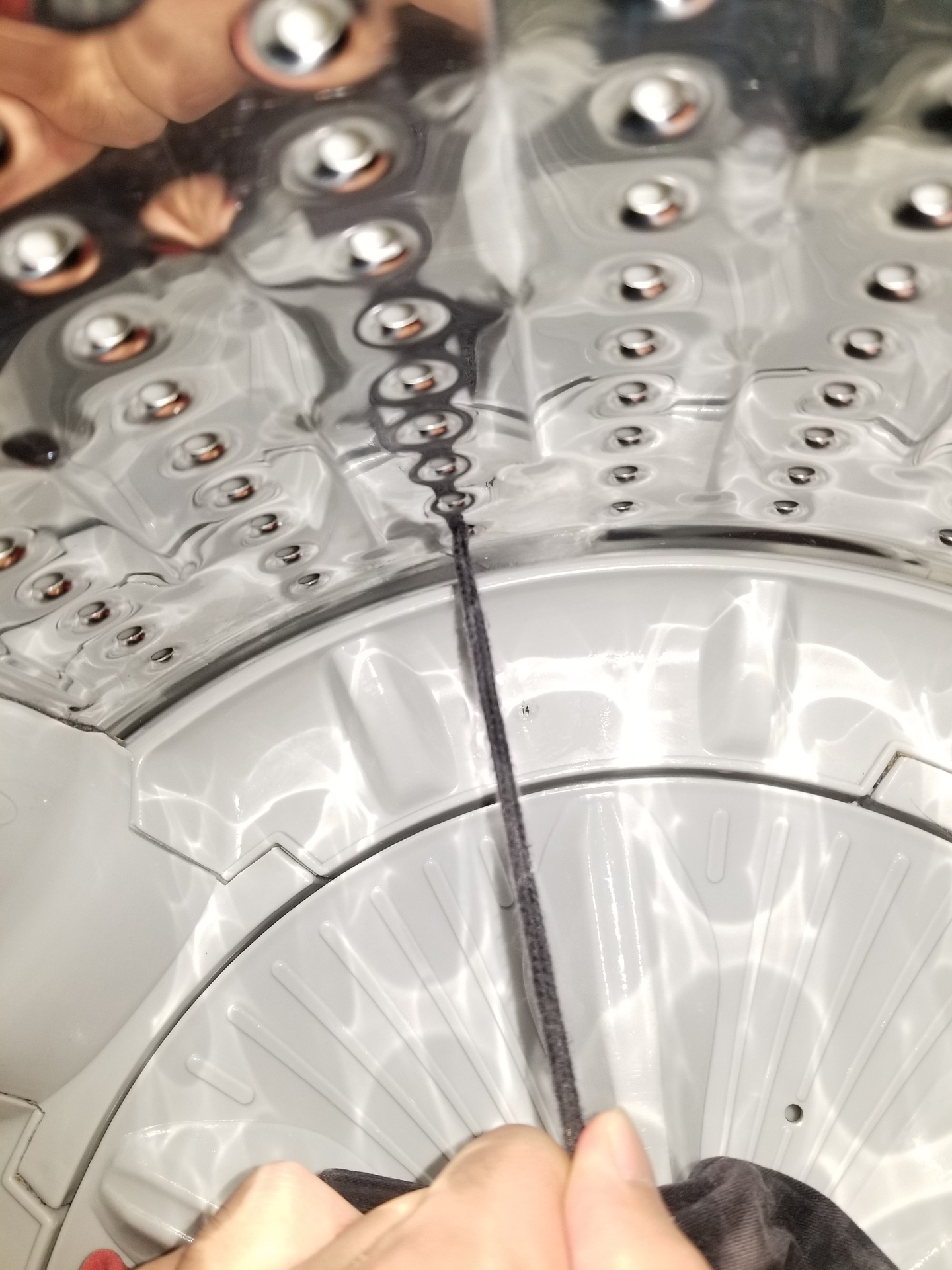 衣服卡进了洗衣机里该怎么办？ - EC尼可的回答- 知乎