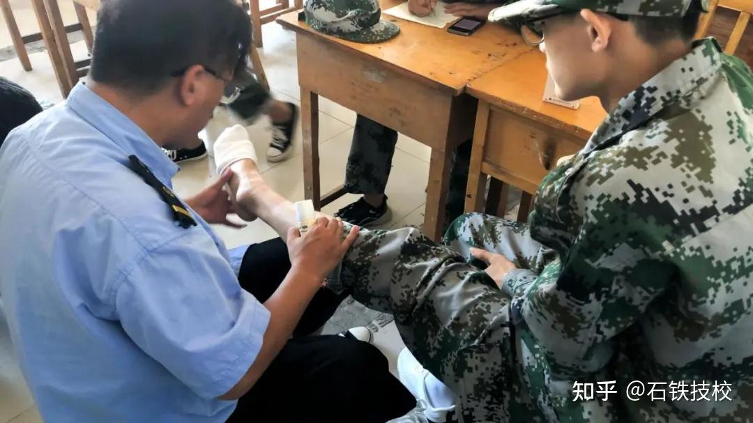 龍騰虎躍疾風勁正是沙場秋點兵技工校區21級新生軍訓第四天