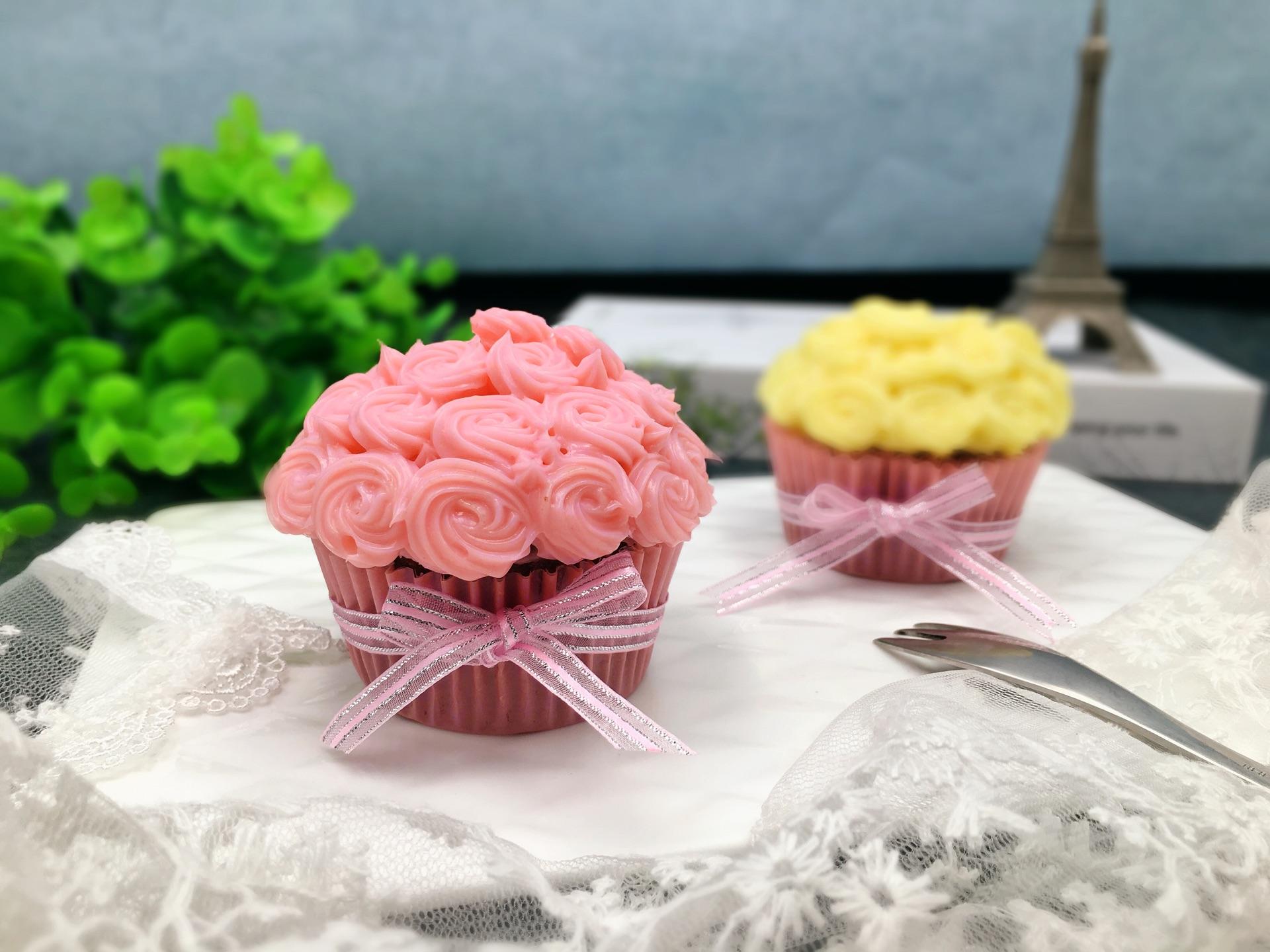 【美食魔法】玫瑰花束奶冻裱花马芬杯子蛋糕，美美哒~ - 知乎