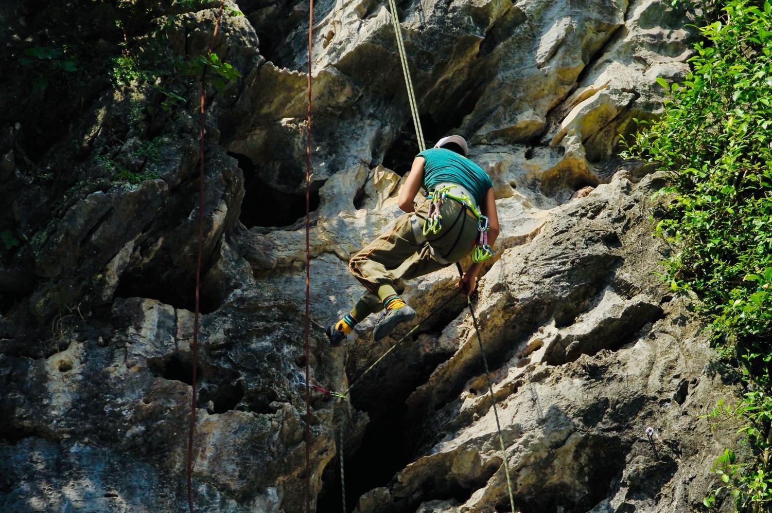 野外攀岩等你来征服