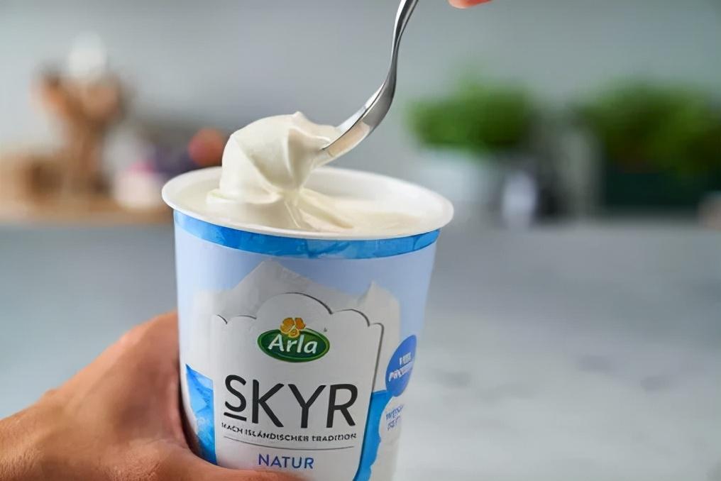 分裂的酸奶一边狂加料一边零添加