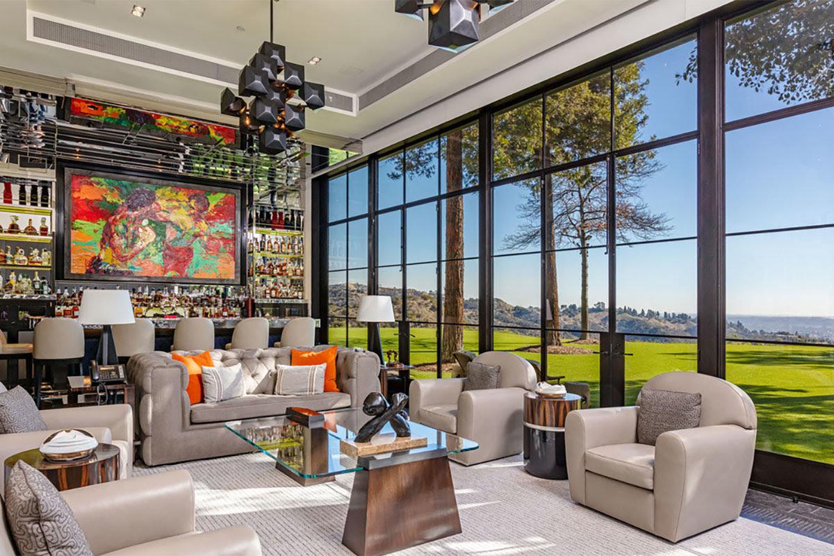 歌坛天后阿黛尔竟是豪宅收藏家