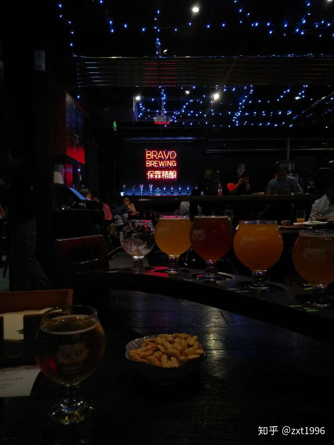 有时候,会因为一些事情记住一些去过的酒吧,上一次和盆友从广州骑行去